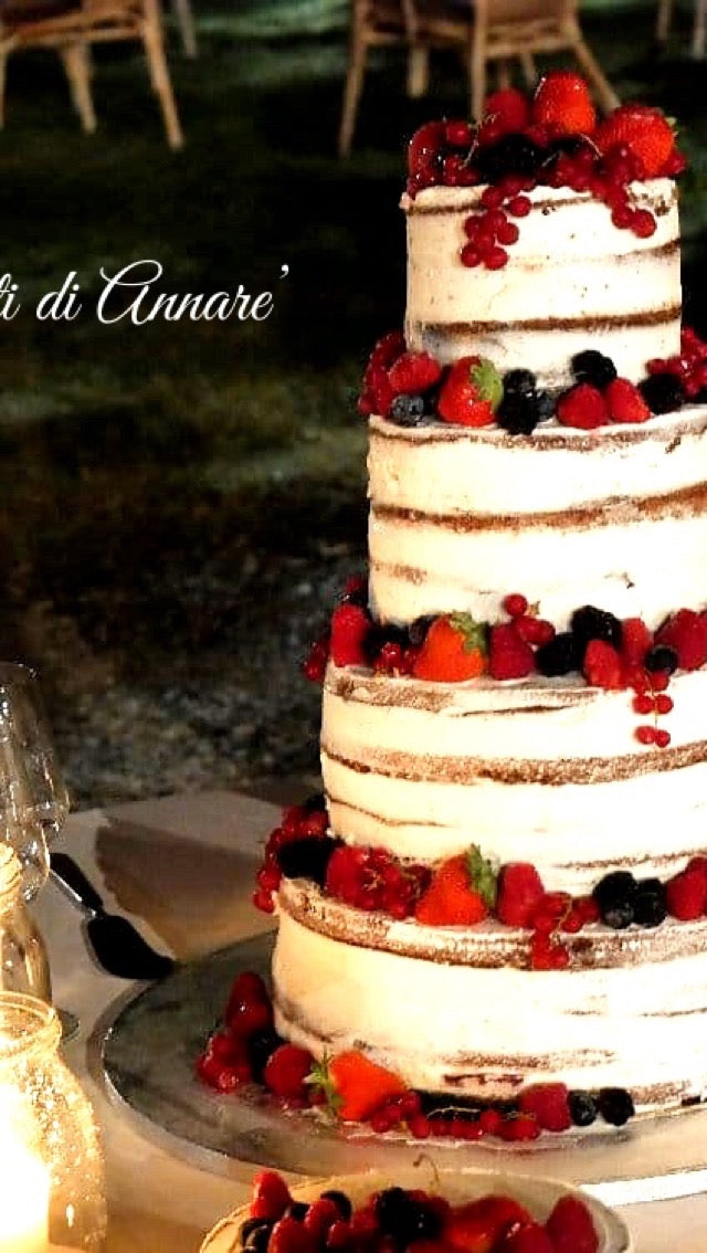 Wedding nude cake alla frutta